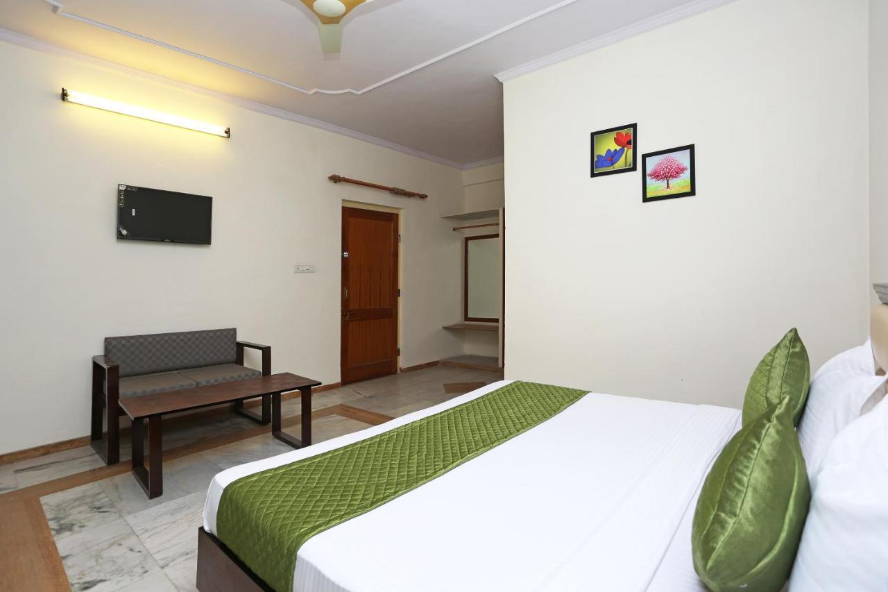Oyo 6708 Heaven Hotel 3*